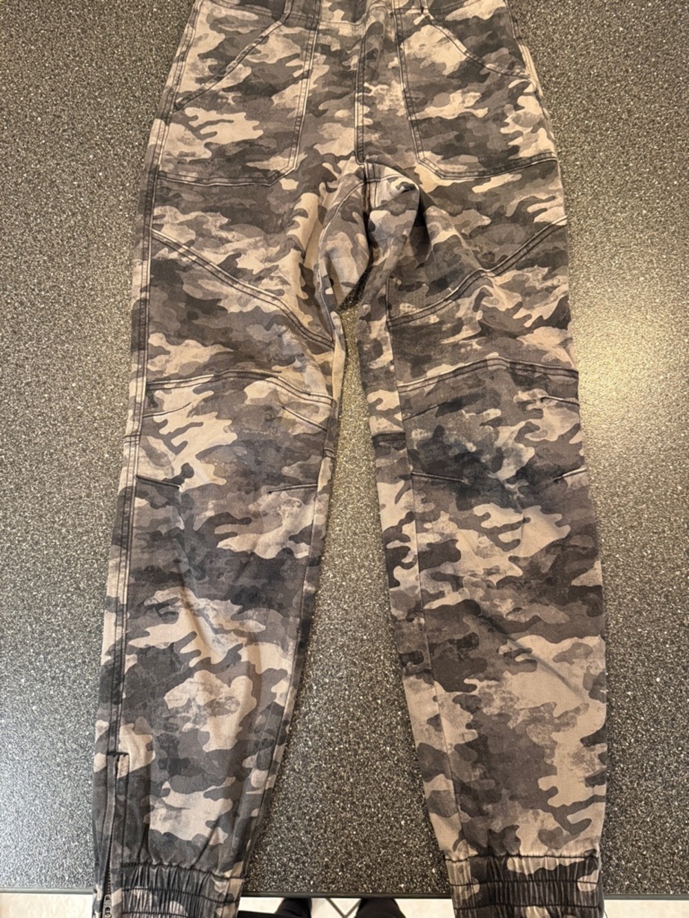 Women’s SPANX Black and Gray Camo Elastic Waistband Joggers - size Medium - Picture 4 of 7